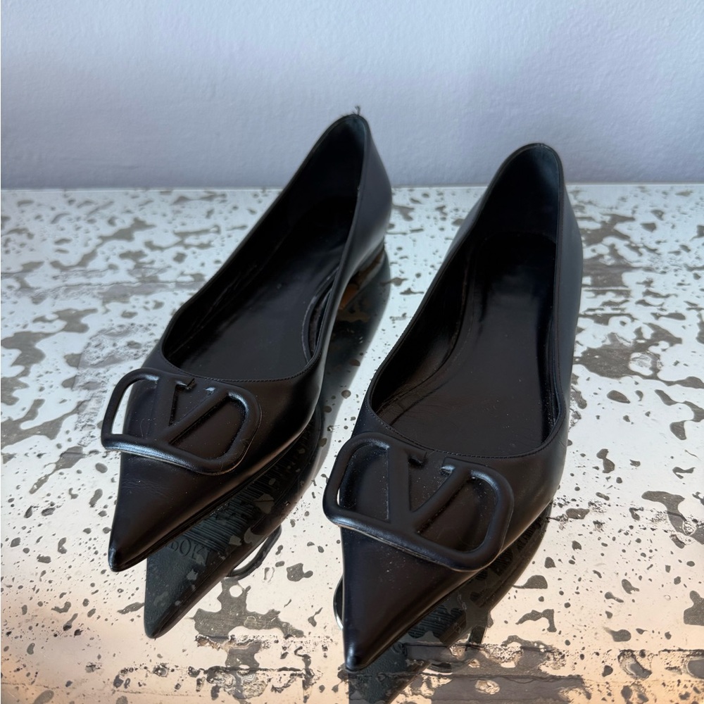Valentino Black Pointed Flats